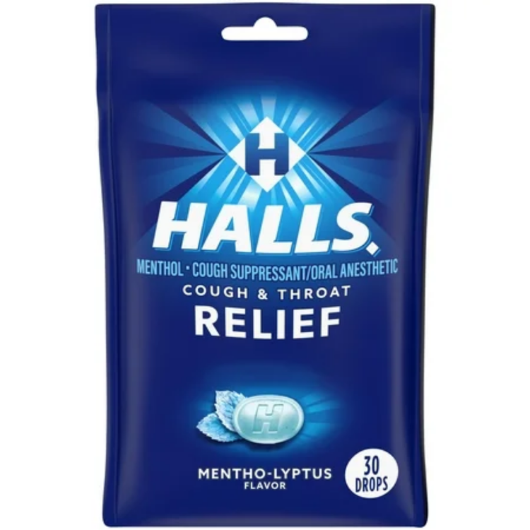 Halls Mentho-Lyptus cough drops in a 30-count package, soothing sore throat and cough relief, by Farmacias Savia.
