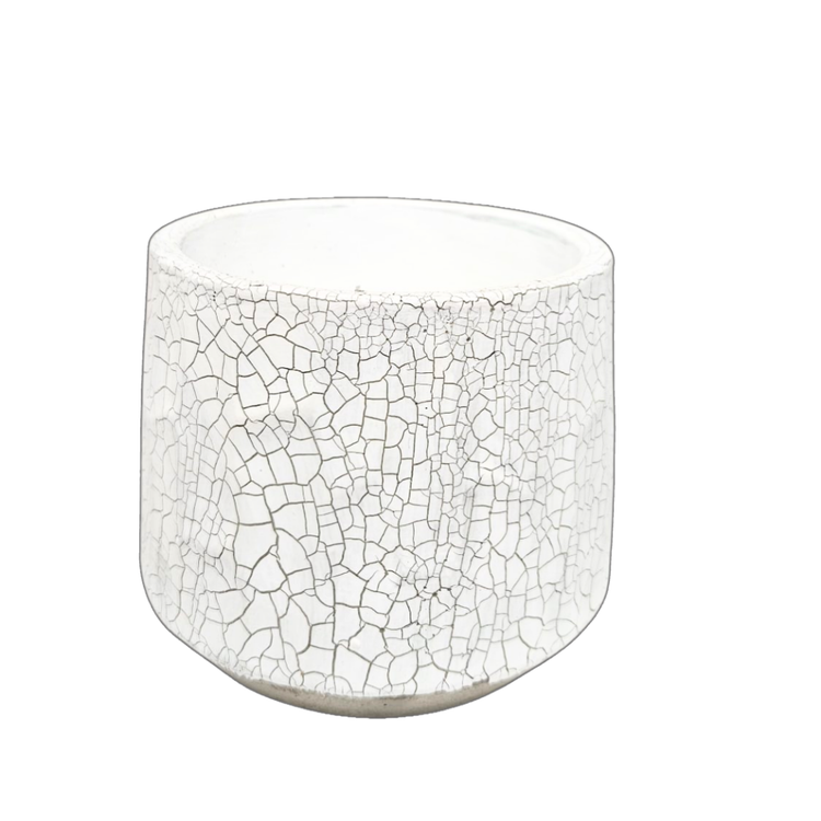 White plastic flower pot planter with smooth surface, ideal for indoor and outdoor plants, by Farmacias Savia.