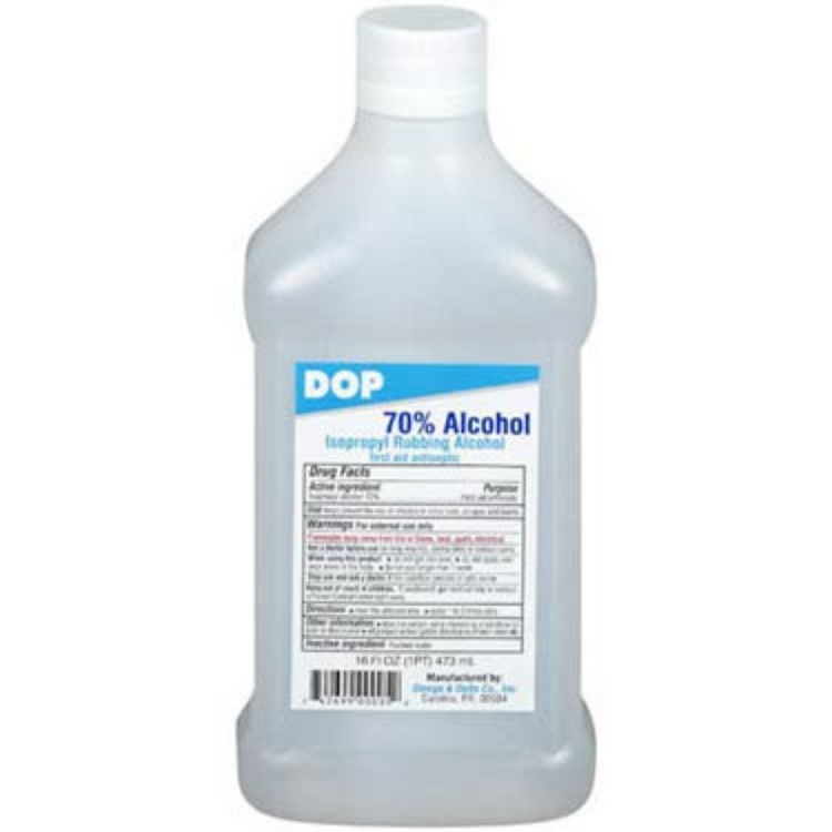 Isopropyl alcohol 70% in 16 oz bottle, used for first aid, with clear liquid visible in a pump bottle from Farmacias Savia.