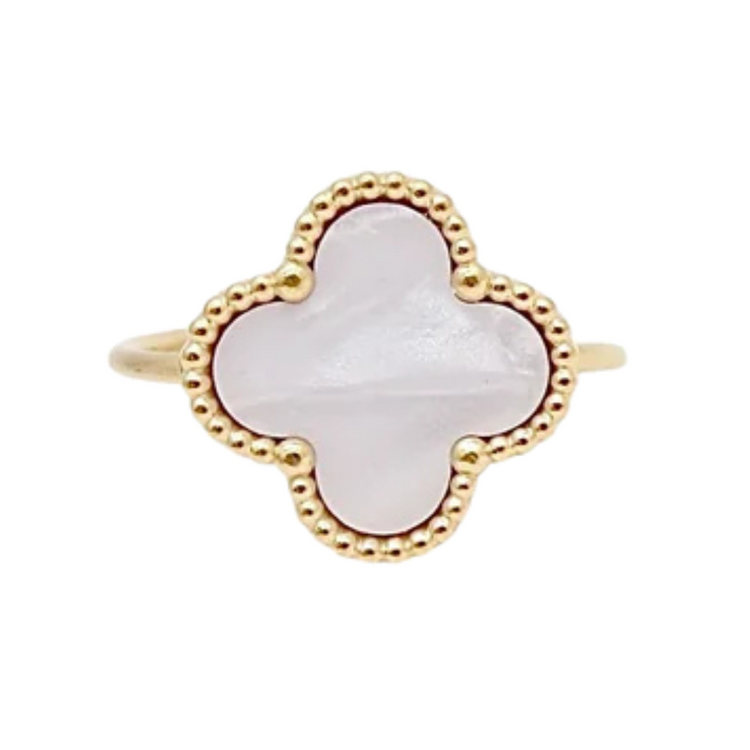Elena White Clover Ring from Farmacias Savia, elegant jewelry featuring a delicate clover-shaped design in silver.