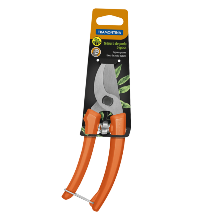 By-pass pruning shears from Farmacias Savia, ferreteria and tools, showing sharp blades for garden pruning tasks.