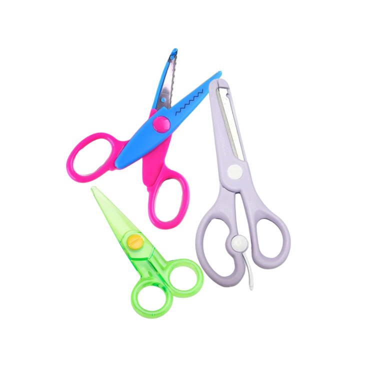 Child safety scissors from Farmacias Savia with rounded tips, designed for safe use by kids.
