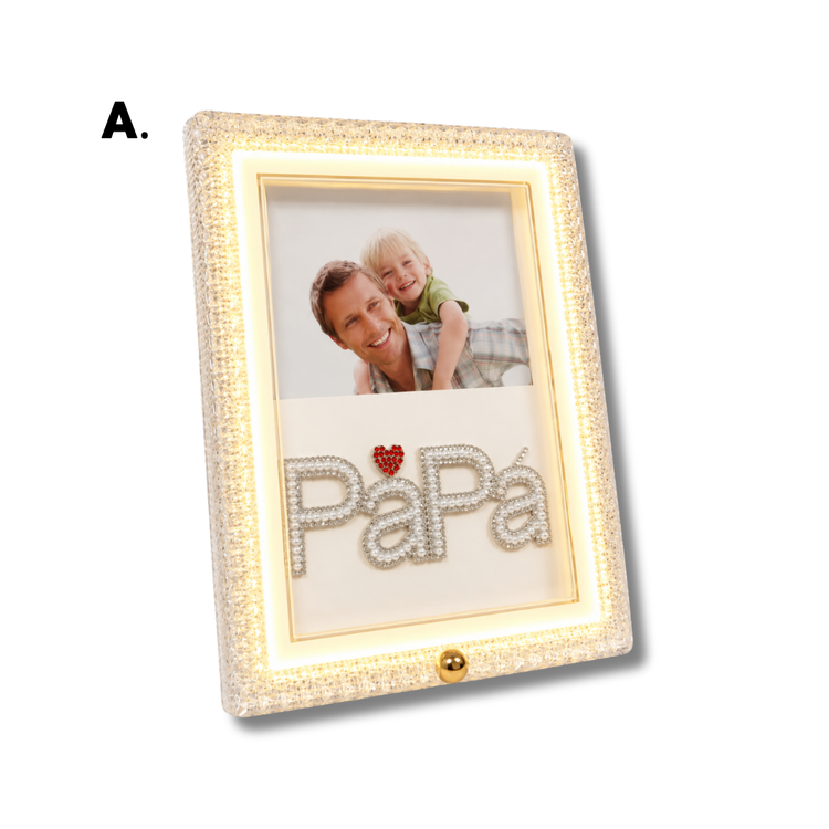 Set de regalo para hombre "Marco para papá con luz" de Farmacias Savia, incluye marco y luz decorativa para regalo especial.