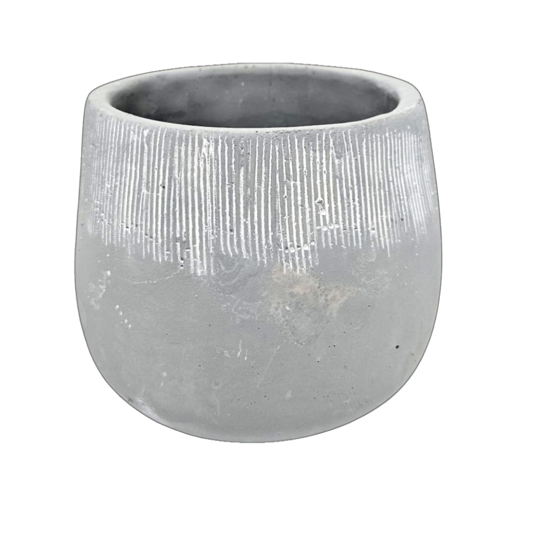 Gray plastic flower pot planter with a smooth surface, ideal for indoor or outdoor plants, by Farmacias Savia.
