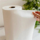 Farmacias Savia Scott Choose-A-Sheet Paper Towels in white, 62 sheets per roll, six-roll carton, suitable for cleaning and drying.