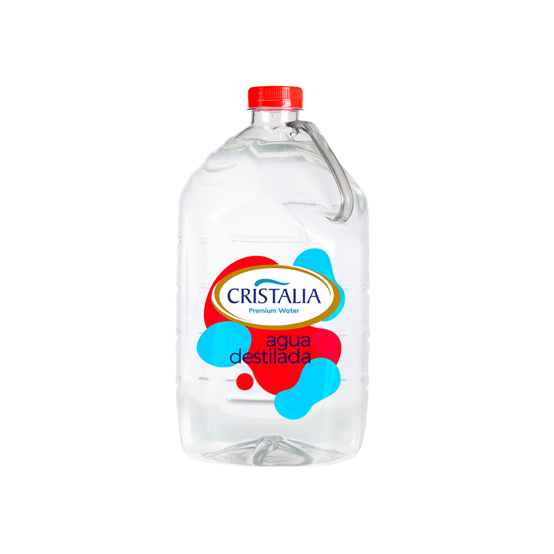 Cristalia distilled water bottle from Farmacias Savia, 120 oz size with clear label and cap, suitable for various uses