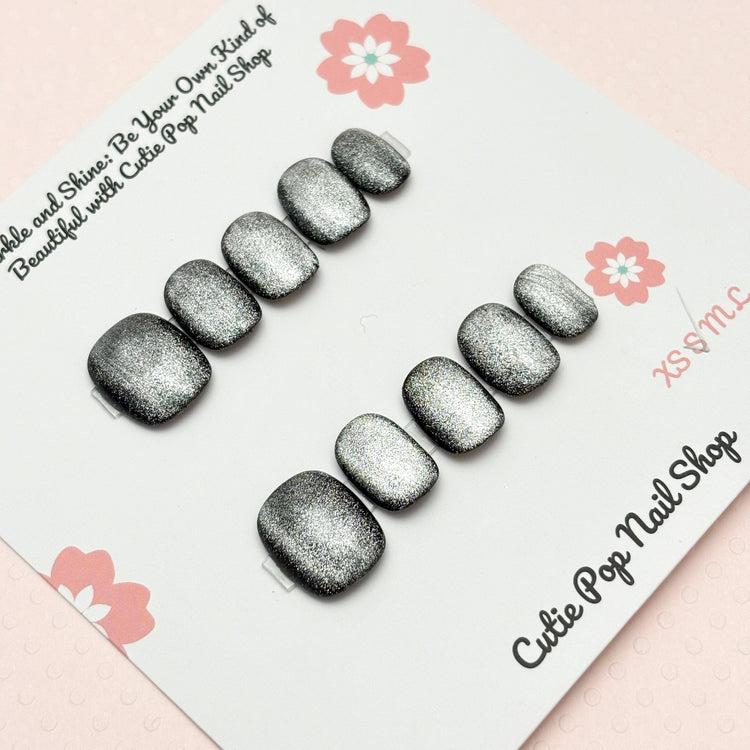 Cats Eye Silver Magnetic Press-On Nail Set