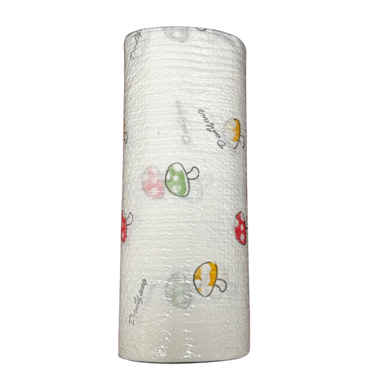 Farmacias Savia multiuse paper towel roll in a white paper towel roll for versatile cleaning and absorbency.