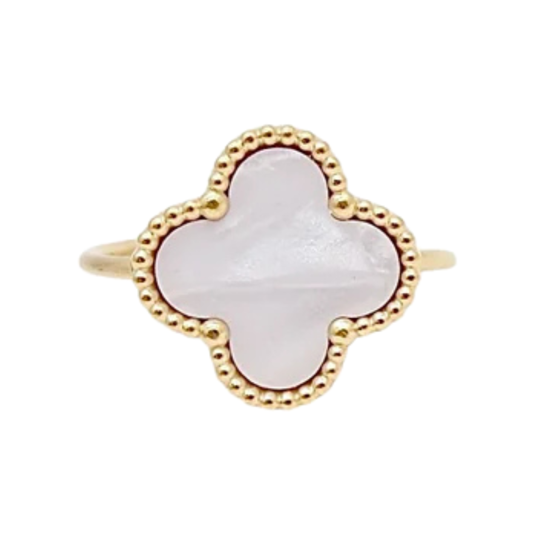 Elena White Clover Ring from Farmacias Savia, elegant jewelry featuring a delicate clover-shaped design in silver.