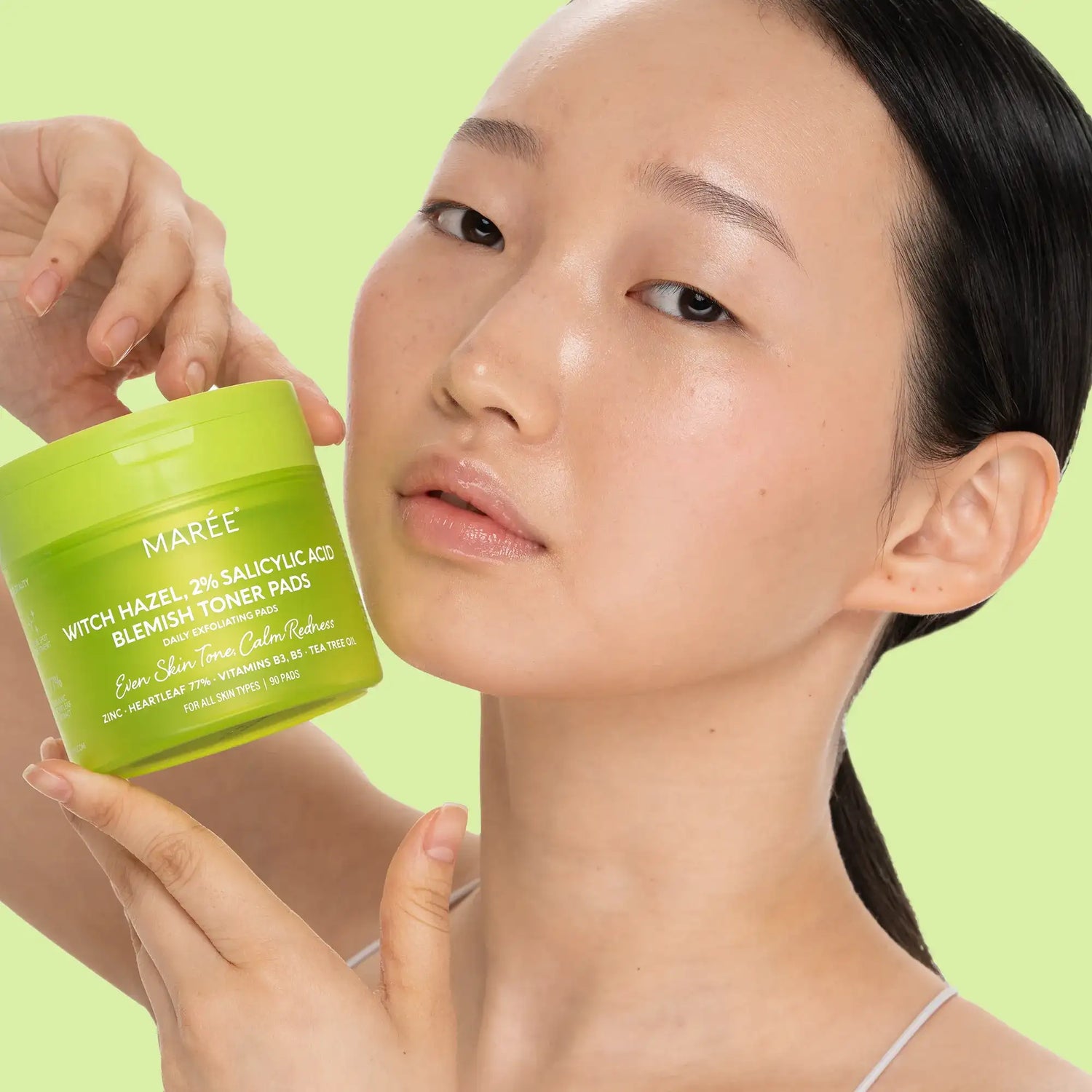 Maree Witch Hazel Clearing Pads for refreshing daily skin care, showing a close-up of the skincare pads with witch hazel extract.