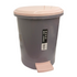 Farmacias Savia Pedal Bin with Lid for home use, gray plastic trash can with foot pedal and secure lid.