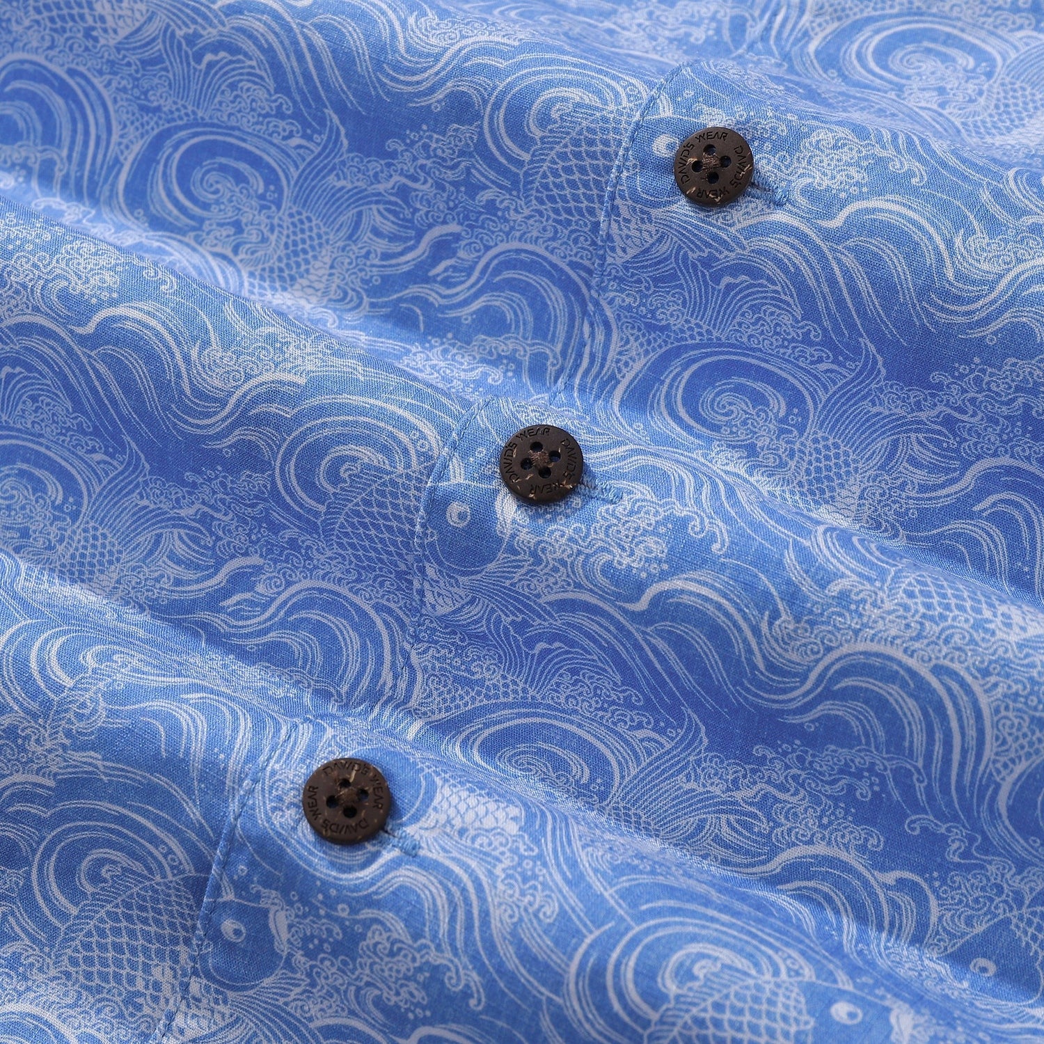 Blue Hawaiian short sleeve shirt for men with traditional koi carp print, made of 100% cotton, by Outlets Yiume.
