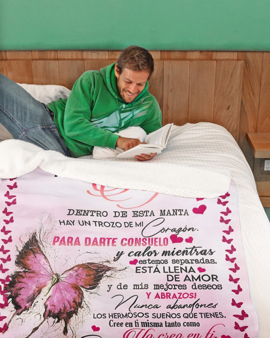 Soft Sherpa fleece quilt blanket for daughter, cozy and warm, perfect as a gift from mom, measuring 30x40 inches.